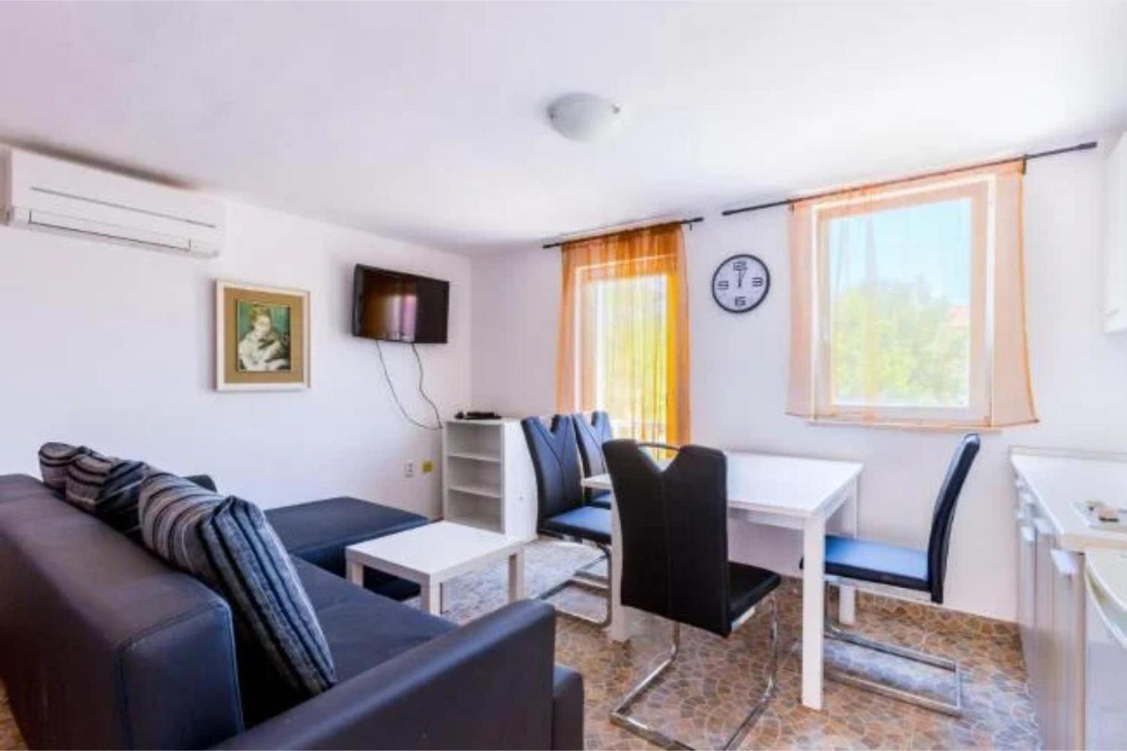 Apartments Elisabeth เมดูลิน ภายนอก รูปภาพ