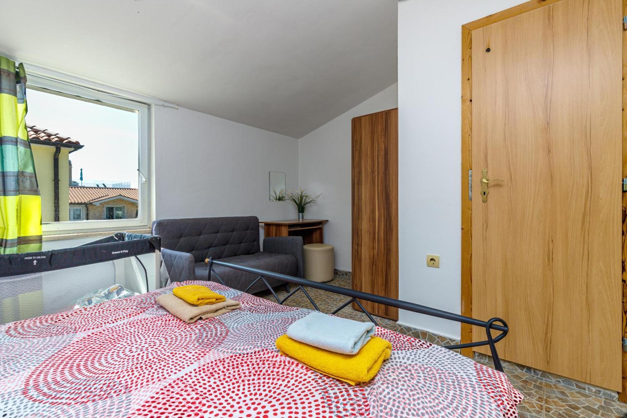 Apartments Elisabeth เมดูลิน ภายนอก รูปภาพ